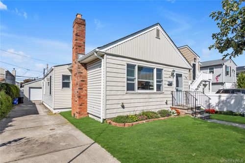 347 E Pine St, Long Beach, NY, 11561-2334 | Card Image