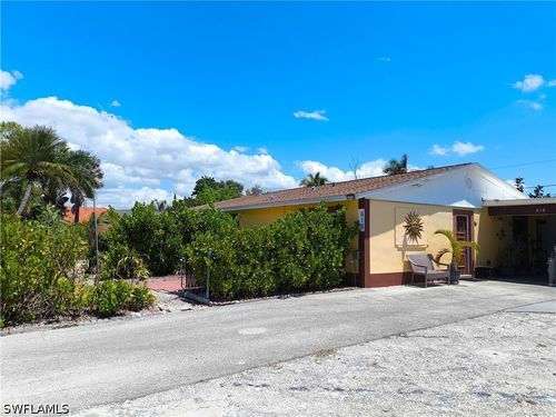 618 107th Ave N, Naples, FL, 34108-1857 | Card Image
