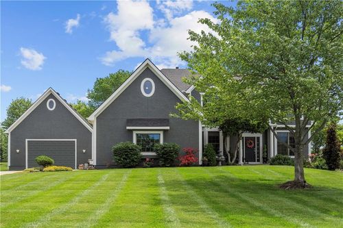 15801 Parkhill St, Overland Park, KS, 66221-2549 | Card Image