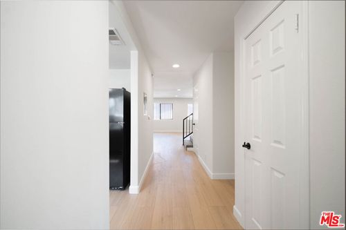 b-5327 Lexington Avenue, Los Angeles, CA, 90029 | Card Image