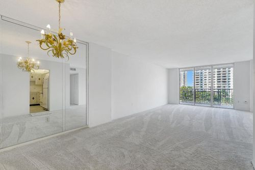 512e-2851 Ne 183rd Street, Aventura, FL, 33160 | Card Image