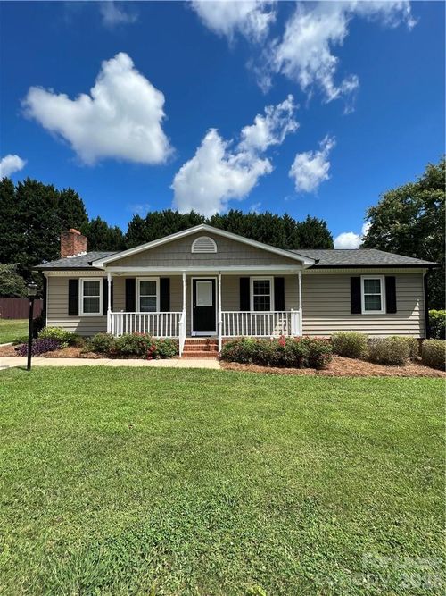 150 Creek Haven Dr, Gastonia, NC, 28056-8424 | Card Image