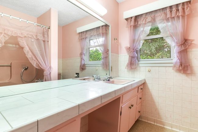 208 Mountain View Avenue, House other with 3 bedrooms, 2 bathrooms and 2 parking in Rural Retreat VA | Image 25