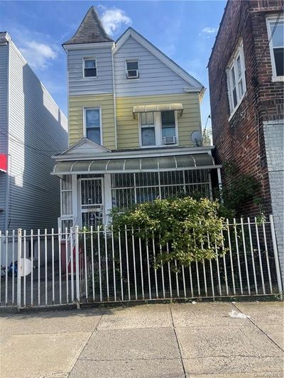 1790 E 174 Street, House other with 3 bedrooms, 1 bathrooms and null parking in Bronx NY | Image 2