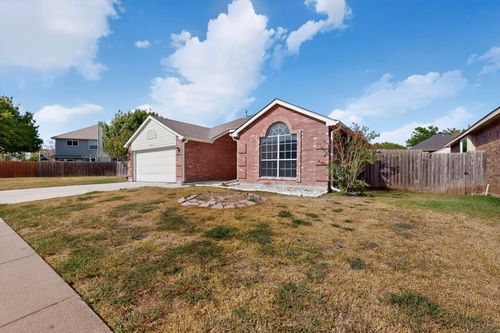 5203 Alta Vista Ln, Arlington, TX, 76017-1736 | Card Image