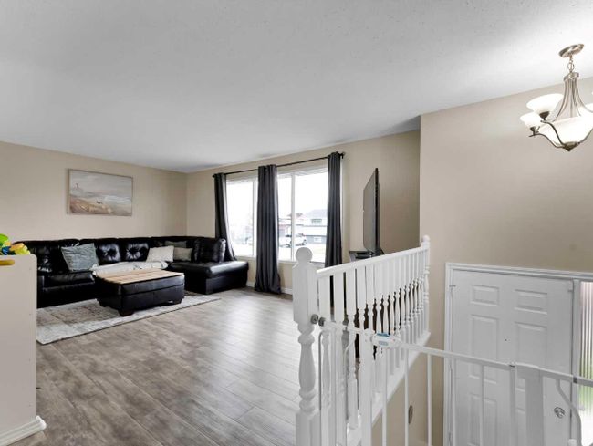 67 Ewart Crescent Se, Home with 3 bedrooms, 1 bathrooms and 2 parking in Medicine Hat AB | Image 5