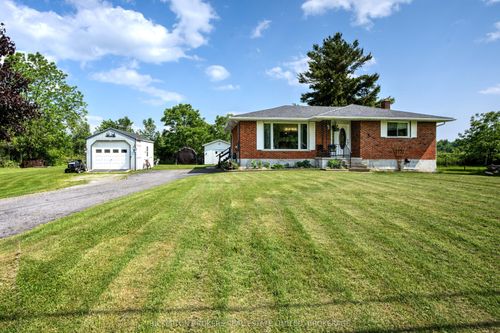 95 Railway St, Lansdowne, ON, K0E1L0 | Card Image