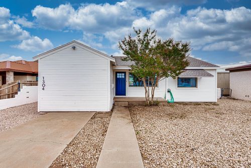 1304 N Big Spring St, Midland, TX, 79701-2752 | Card Image