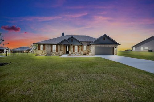 105 Moss Glen Ln, Rhome, TX, 76078-5469 | Card Image