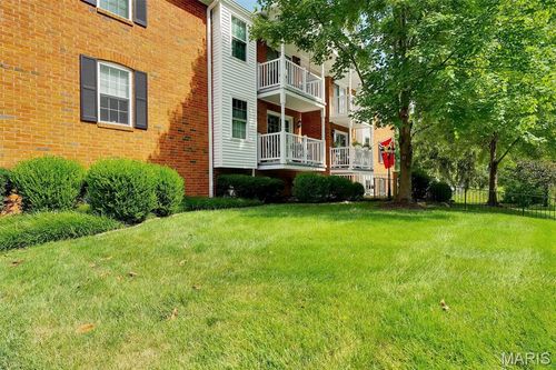 apt-8-542 N Clay Ave, Kirkwood, MO, 63122-3951 | Card Image