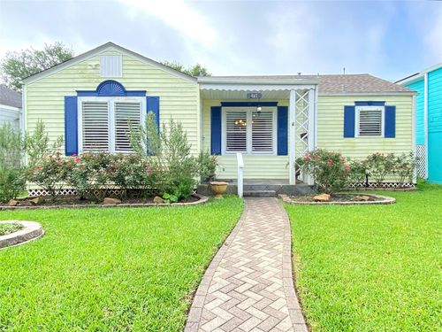 4817 Alamo Dr, Galveston, TX, 77551-4526 | Card Image