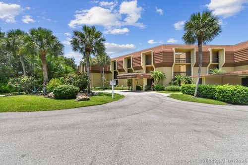 332-5188 Woodland Lakes Dr, Palm Beach Gardens, FL, 33418-3975 | Card Image