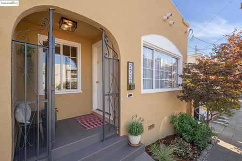 2937 Bona St, Oakland, CA, 94601-2709 | Card Image