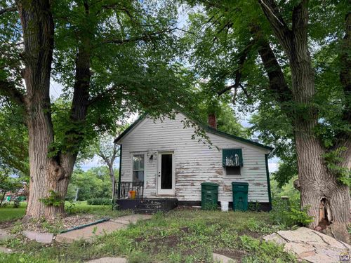 402 Central Ave, Denison, KS, 66419-9610 | Card Image