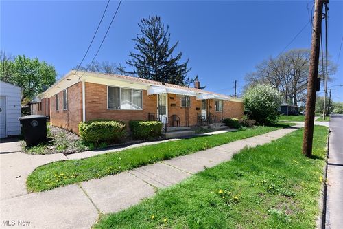 219 Kenwood Avenue, Akron, OH, 44313 | Card Image