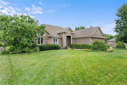 1202 Nw Burr Oak Ln, Grain Valley, MO, 64029-7228 | Card Image
