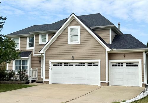 29604 W 185th St, Gardner, KS, 66030-9586 | Card Image