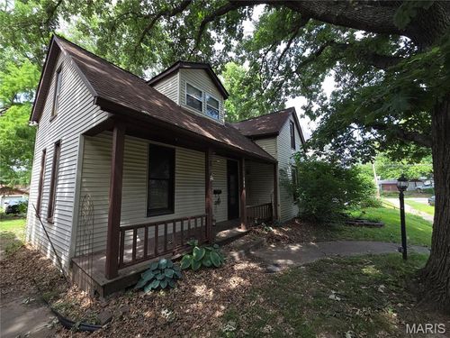 108 Portland Ave, Belleville, IL, 62220-3832 | Card Image