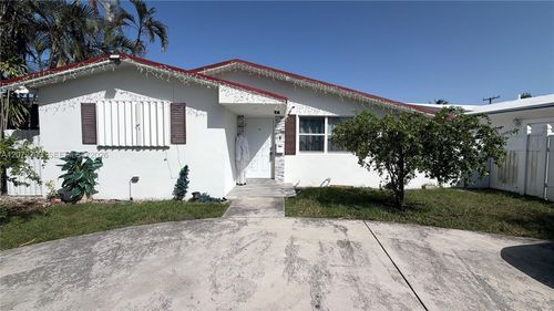 4118 N Circle Dr, Hollywood, FL, 33021-6727 | Card Image