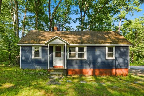 16 Hillside Ave, Amherst, NH, 03031-1840 | Card Image