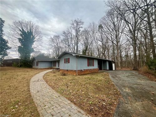 278 Forest Park Dr, Denton, NC, 27239-8027 | Card Image