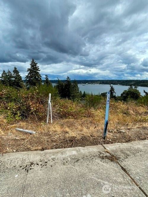 1670 Sound Ridge Drive, Bremerton, WA, 98312 | Card Image