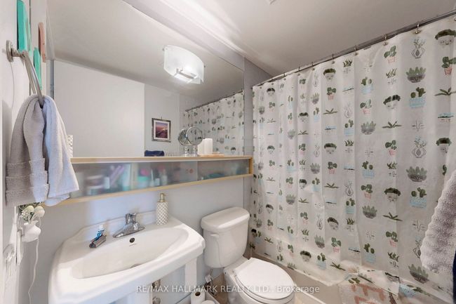 1403 - 85 Bloor St E, Condo with 1 bedrooms, 1 bathrooms and null parking in Toronto ON | Image 12
