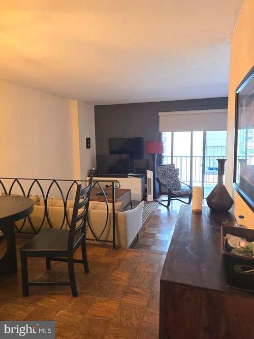 apt-820-2201 L St Nw, WASHINGTON, DC, 20037-1413 | Card Image