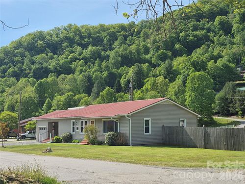 5 Gibson Dr, Maggie Valley, NC, 28751-7731 | Card Image