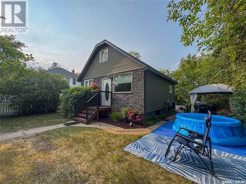 554 22nd St E, Prince Albert, SK, S6V1N7 | Card Image