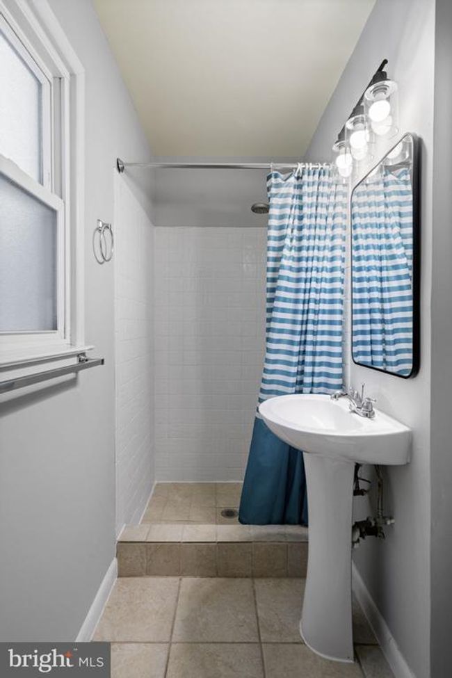 1607 8 Th Pl, House other with 5 bedrooms, 3 bathrooms and null parking in MCLEAN VA | Image 21