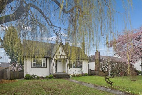 1810 Tenth Ave, New Westminster, BC, V3M3J5 | Card Image