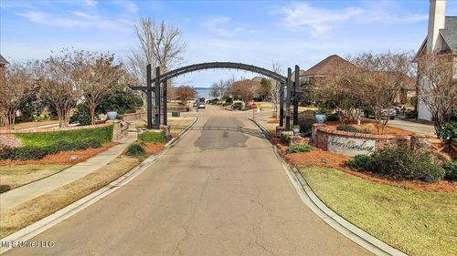 805 Arbor Point, Brandon, MS, 39047 | Card Image