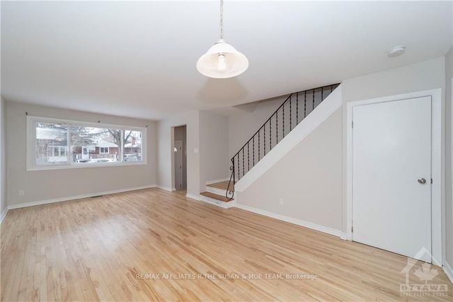 1514 A Lepage Ave, House attached with 3 bedrooms, 2 bathrooms and 2 parking in Ottawa ON | Image 4