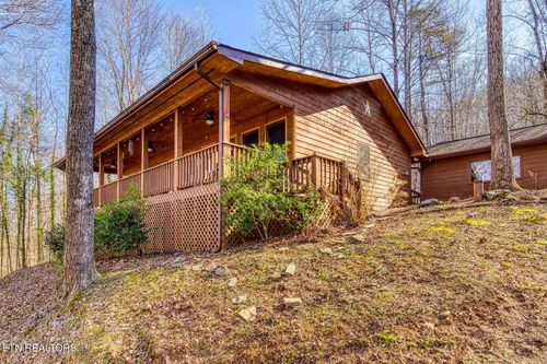 3965 Ole Smoky Way, Sevierville, TN, 37862-8297 | Card Image