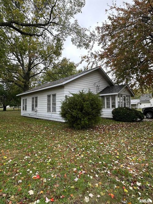 25 S Walnut St, Tamaroa, IL, 62888-4428 | Card Image