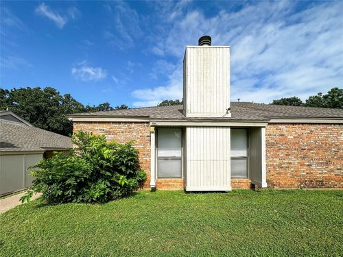 2514-2514 Windy Pine Ln, Arlington, TX, 76015-1161 | Card Image