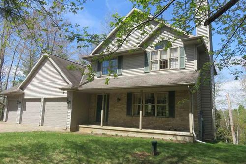 16279 Crestview Dr, Mountain, WI, 54149-9811 | Card Image