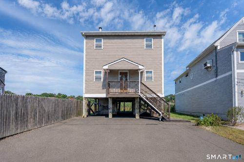 51 1st Ave, East Haven, CT, 06512-4921 | Card Image