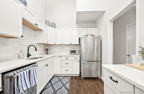 unit-f17-2437 Bedford St, Stamford, CT, 06905-3933 | Card Image