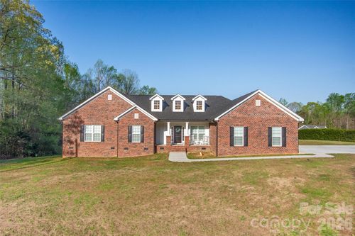 10-11-540 New Salem Rd, Statesville, NC, 28625-2218 | Card Image