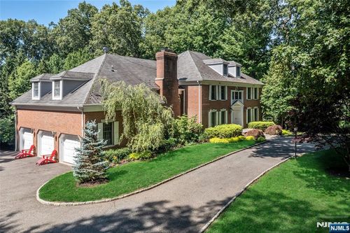 27 Cameron Rd, Saddle River, NJ, 07458-2941 | Card Image