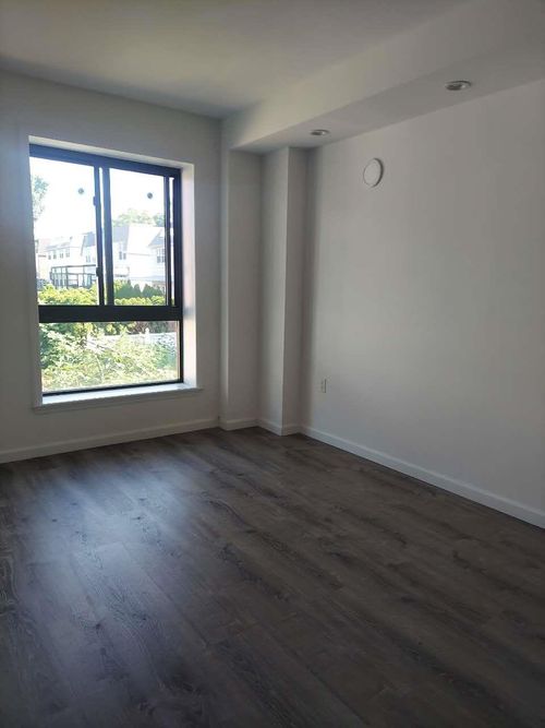 2f-214 15th Ave, Bayside, NY, 11360-1208 | Card Image