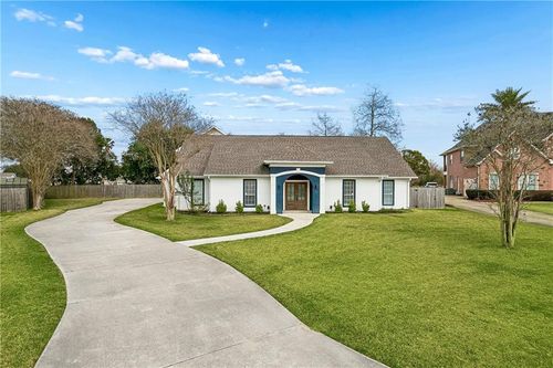 132 Jennifer Ln, La Place, LA, 70068-5806 | Card Image