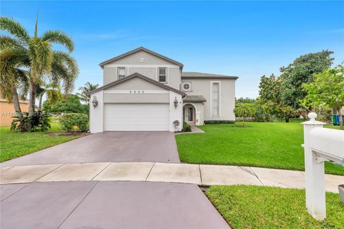 9800 Glacier Dr, Miramar, FL, 33025-4408 | Card Image