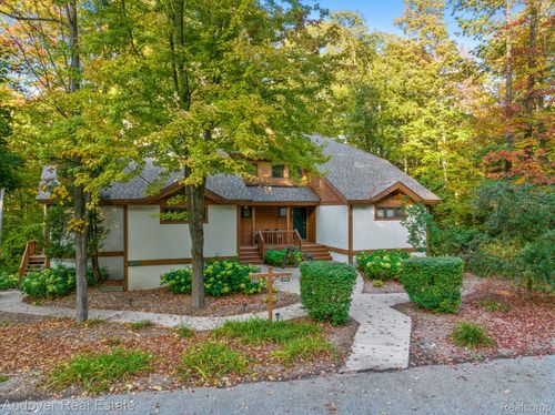 2211 Deerview Dr, Boyne Falls, MI, 49713 | Card Image