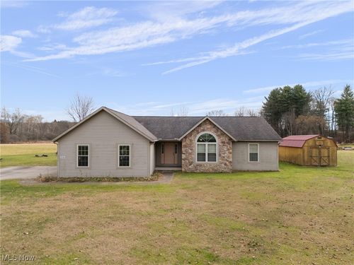 8546 Mapleton St Se, East Canton, OH, 44730-9745 | Card Image