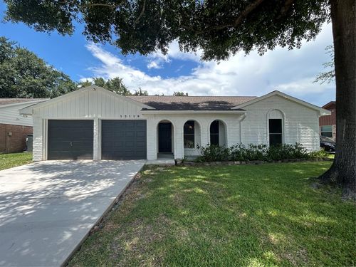 12118 Dorrance Ln, Meadows Place, TX, 77477-1510 | Card Image
