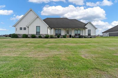 2077 Sunset Ridge Drive, House other with 4 bedrooms, 2 bathrooms and null parking in Weatherford TX | Image 1