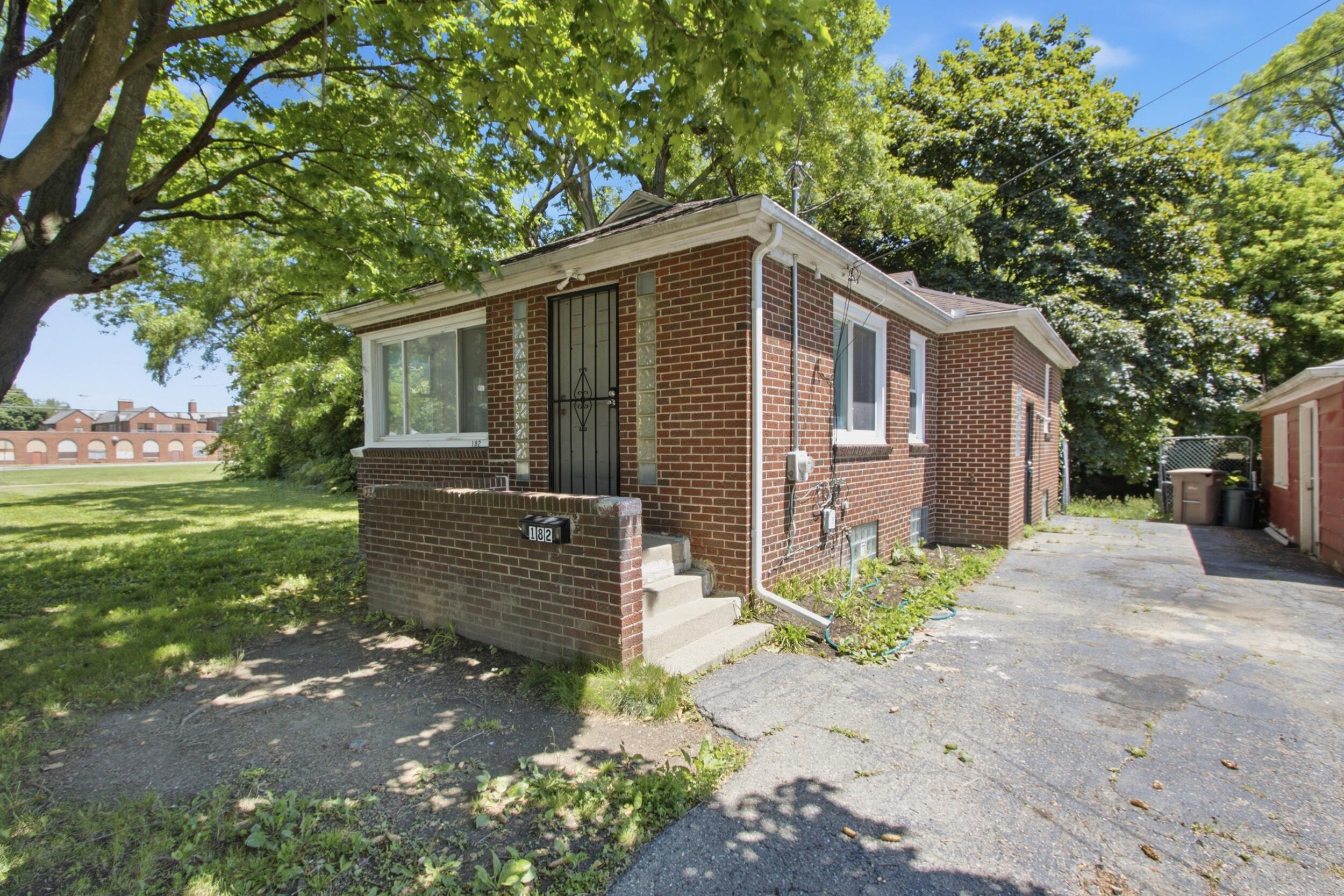 Residential in Pontiac 3